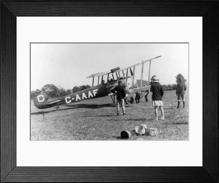 Framed Print : Avro 504K G-aAF being used for joyriding c1925 Framed Print : Avro 504K G-aAF being used for joyriding c1925