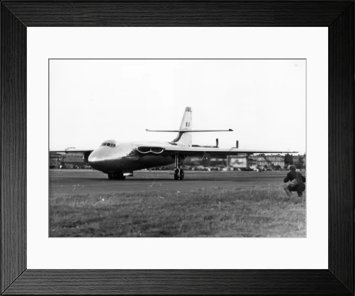 Framed Print : Second prototype Vickers Valiant WB215 Framed Print : Second prototype Vickers Valiant WB215