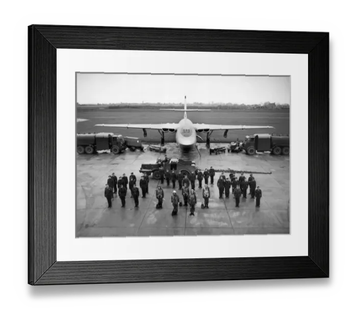Framed Print : Complete Valiant team of aircrew ground engineers Framed Print : Complete Valiant team of aircrew ground engineers