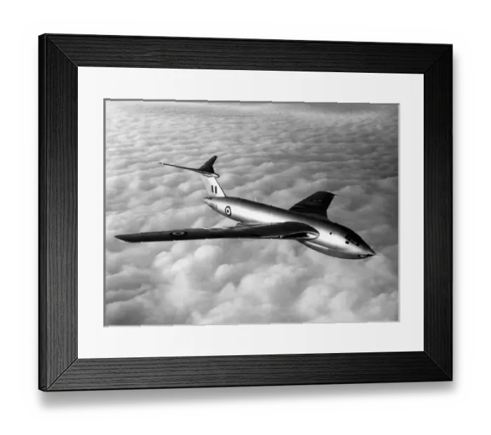 Framed Print : Handley Page Victor B1 XA918 during flight test Framed Print : Handley Page Victor B1 XA918 during flight test