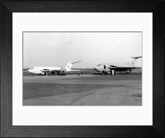 Framed Print : Prototype Handley Page Victor B2 XH668 Framed Print : Prototype Handley Page Victor B2 XH668