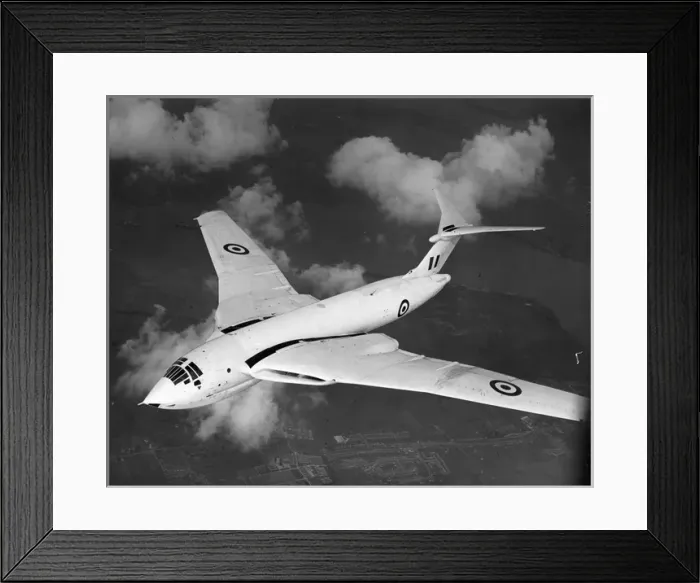 Framed Print : Prototype Handley Page Victor B2 XH668 Framed Print : Prototype Handley Page Victor B2 XH668