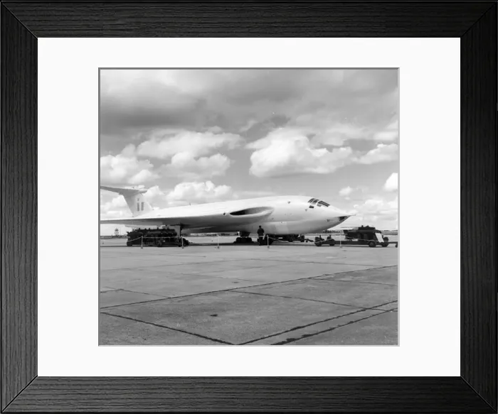 Framed Print : Handley Page Victor B2 with its bombload Framed Print : Handley Page Victor B2 with its bombload