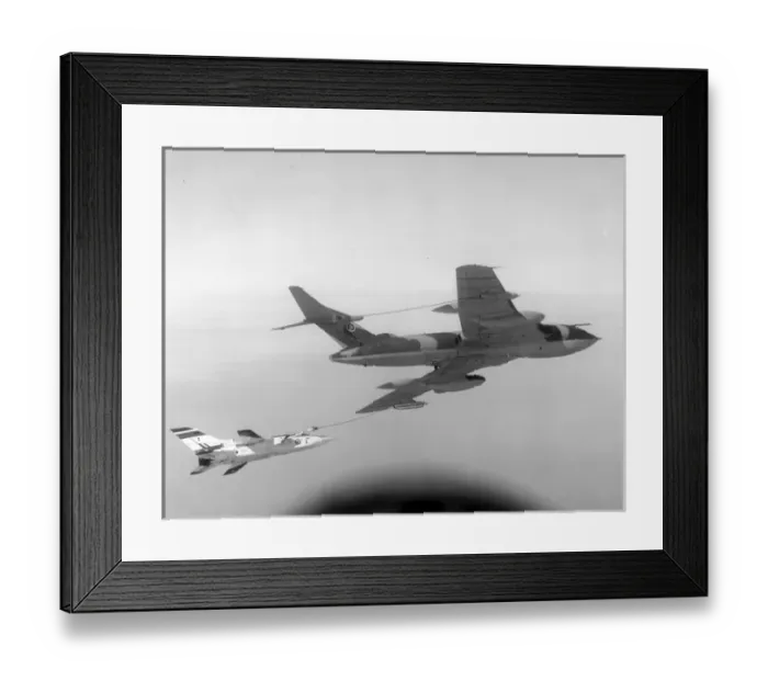 Framed Print : Handley Page Victor K2 XL191 refuels a Panavia Tornado Framed Print : Handley Page Victor K2 XL191 refuels a Panavia Tornado