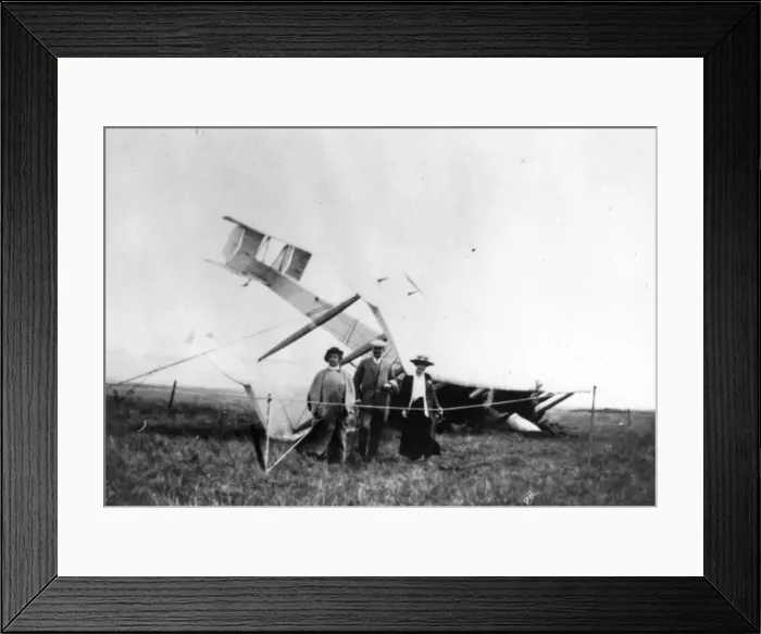 Framed Print : Alcock and Browns Vickers Vimy in the Derrygimla bog Framed Print : Alcock and Browns Vickers Vimy in the Derrygimla bog