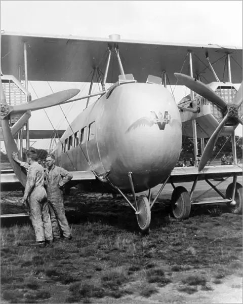 Vickers Vimy Commercial G-EAUL at Martlesham Heath in 1920