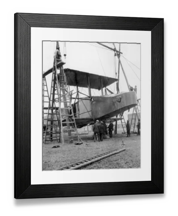 Framed Print : Handley Page V / 1500 F7140 Atlantic is reassembled Framed Print : Handley Page V / 1500 F7140 Atlantic is reassembled