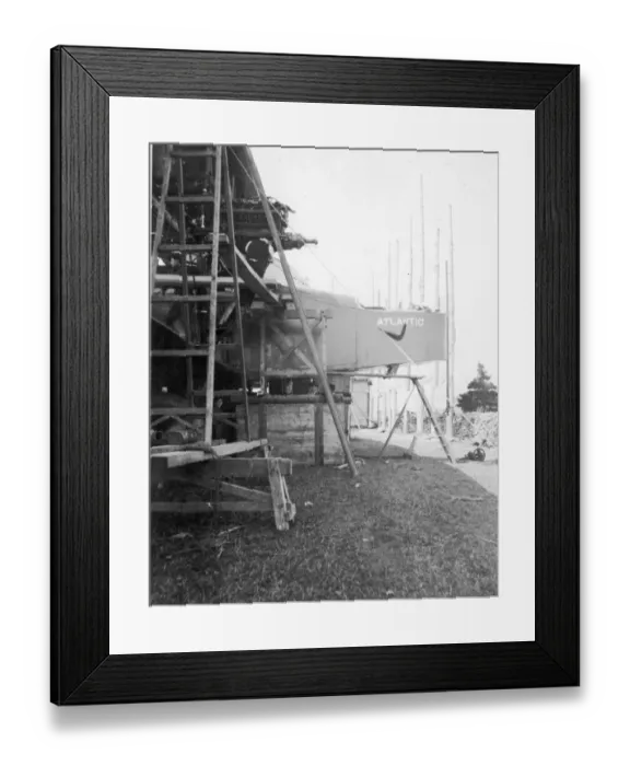 Framed Print : Handley Page V / 1500 F7140 Atlantic is reassembled Framed Print : Handley Page V / 1500 F7140 Atlantic is reassembled