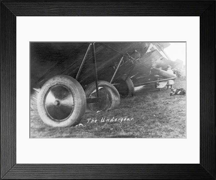 Framed Print : Handley Page V / 1500 F7140 Atlantic after the crash Framed Print : Handley Page V / 1500 F7140 Atlantic after the crash