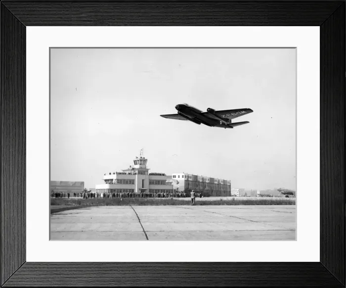 Framed Print : English Electric Canberra B2 WD932 Framed Print : English Electric Canberra B2 WD932