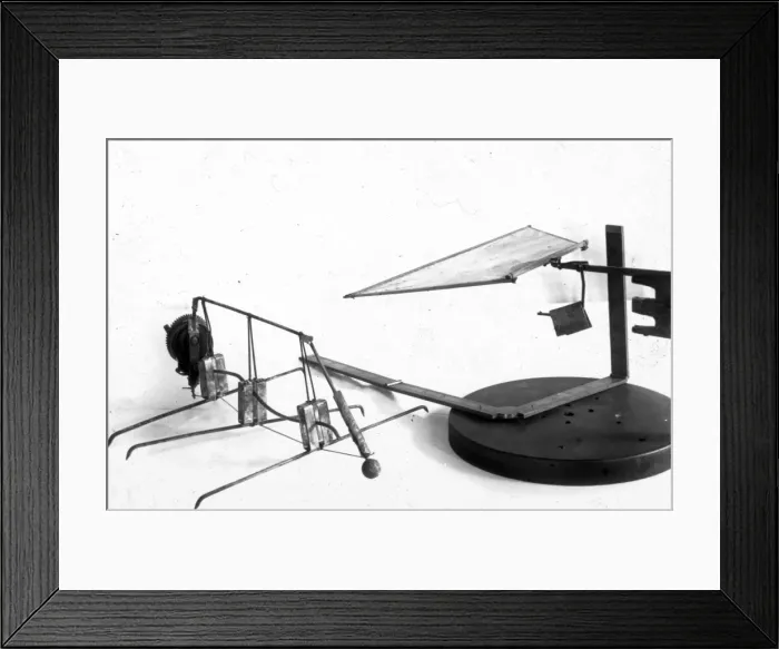 Framed Print : Spiral wire simulating six-footed motion Framed Print : Spiral wire simulating six-footed motion