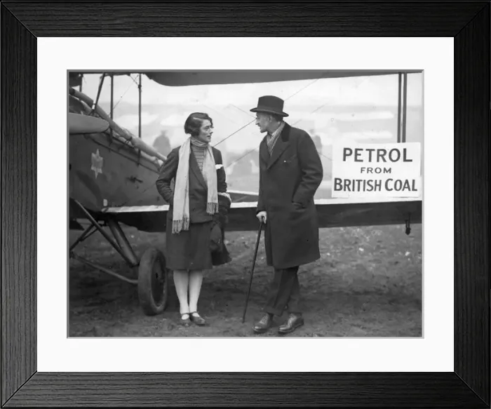 Framed Print : Aviatrix Miss Spooner talking with Lord Thompson Framed Print : Aviatrix Miss Spooner talking with Lord Thompson
