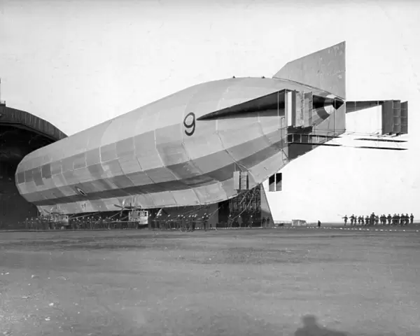 Airship R9 leaving the shed