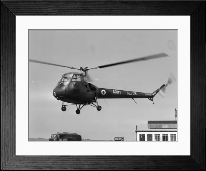 Framed Print : Saro Skeeter AOP12 XL738 of the British Army Framed Print : Saro Skeeter AOP12 XL738 of the British Army