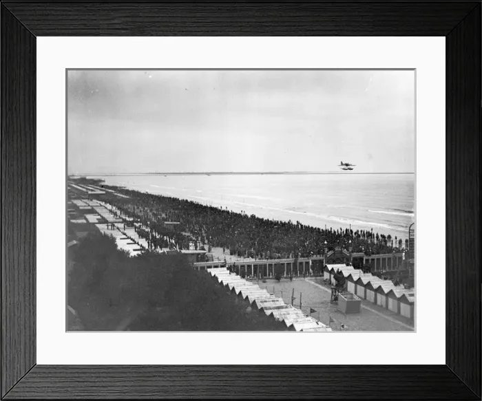 Framed Print : A Supermarine S5 during the 1927 Schneider Trophy race Framed Print : A Supermarine S5 during the 1927 Schneider Trophy race