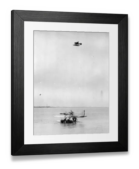 Framed Print : A Gloster IV flies over a Supermarine S5 in Venice in 1927 Framed Print : A Gloster IV flies over a Supermarine S5 in Venice in 1927