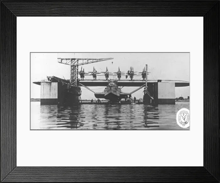 Framed Print : Dornier DoX-1b D-1929 during servicing Framed Print : Dornier DoX-1b D-1929 during servicing