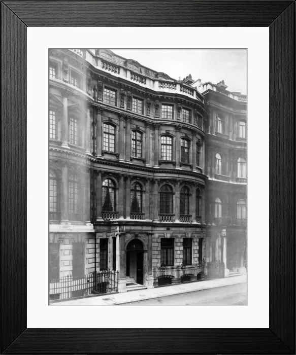 Framed Print : No 4 Hamilton Place as it appeared up to November 1960 Framed Print : No 4 Hamilton Place as it appeared up to November 1960
