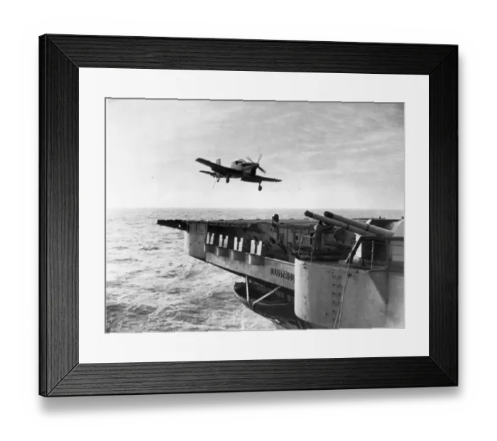Framed Print : Boulton Paul Sea Balliol T21 during deck landing trials Framed Print : Boulton Paul Sea Balliol T21 during deck landing trials