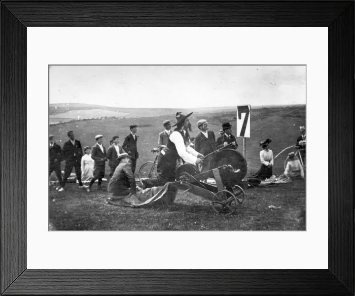 Framed Print : Samuel Cody manipulating the winding gear at Findon Framed Print : Samuel Cody manipulating the winding gear at Findon