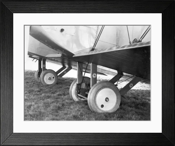 Framed Print : Grahame-White E 4 The Ganymede showing the undercarriage