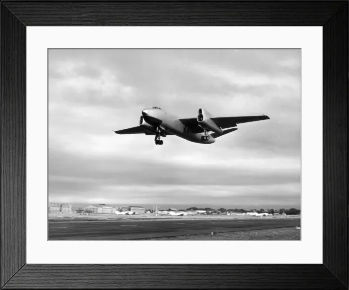 Framed Print : The first prototype Short SA4 Sperrin VX158 taking-off Framed Print : The first prototype Short SA4 Sperrin VX158 taking-off