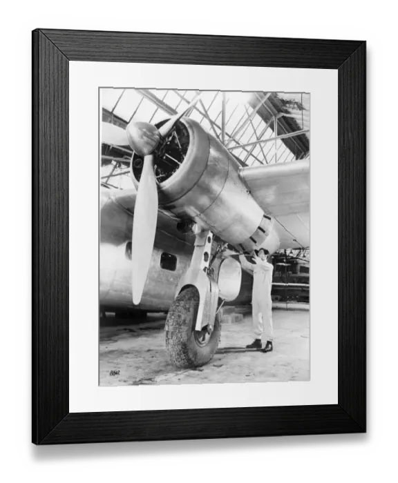 Framed Print : Close-up of the port undercarriage and Bristol Perseus XIIC Framed Print : Close-up of the port undercarriage and Bristol Perseus XIIC