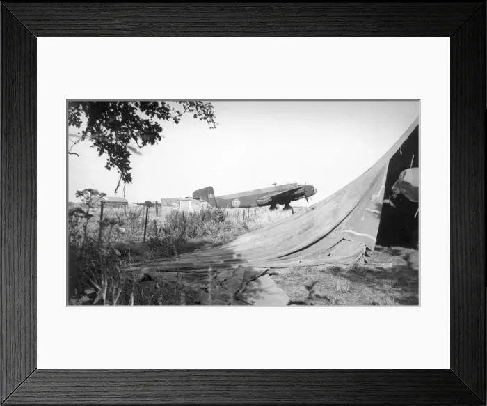 Framed Print : Handley Page Halifax Framed Print : Handley Page Halifax