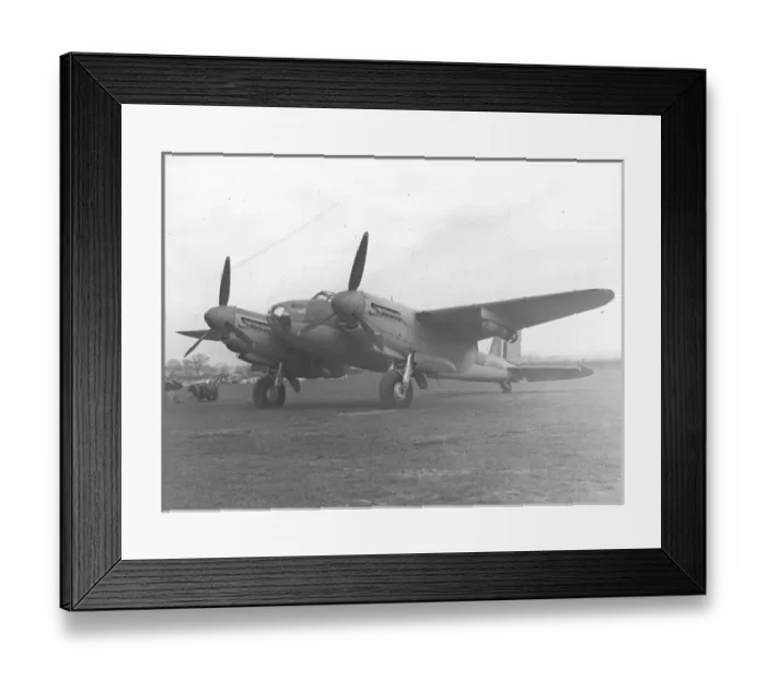 Framed Print : de Havilland DH98 Mosquito BIX LR495 Framed Print : de Havilland DH98 Mosquito BIX LR495