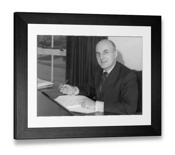 Framed Print : Barry Pemberton Laight OBE Framed Print : Barry Pemberton Laight OBE