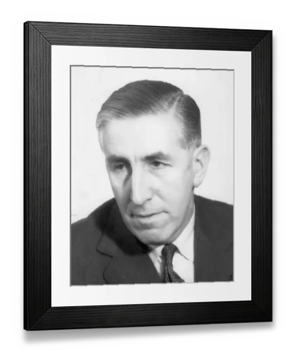 Framed Print : S D Davies CBE FRAeS RAeS President (1971-1972) Framed Print : S D Davies CBE FRAeS RAeS President (1971-1972)