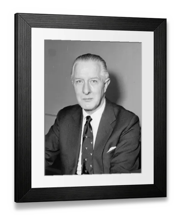 Framed Print : Dr Es Moult CBE - RAeS President (1961-1962) Framed Print : Dr Es Moult CBE - RAeS President (1961-1962)