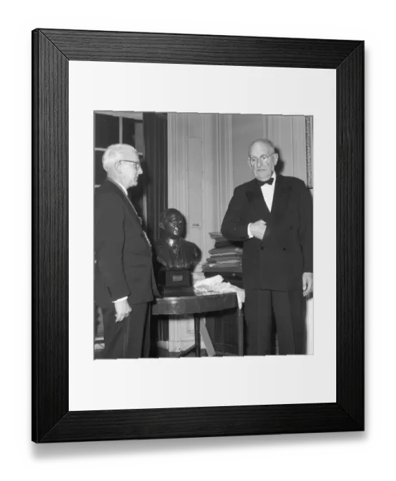 Framed Print : Sir Frederick Handley Page CBE (1885-1962) RAeS President Framed Print : Sir Frederick Handley Page CBE (1885-1962) RAeS President
