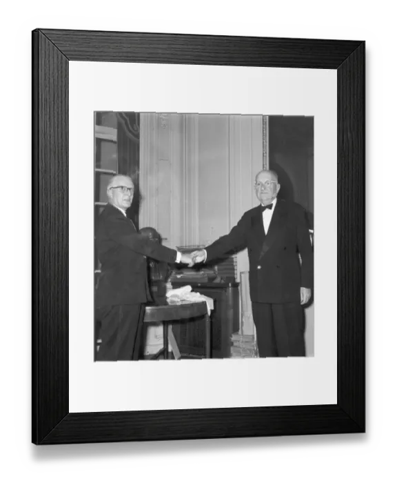 Framed Print : Sir Frederick Handley Page CBE (1885-1962) RAeS President Framed Print : Sir Frederick Handley Page CBE (1885-1962) RAeS President