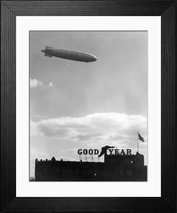 Framed Print : The US Navy airship ZRS-4 Akron in flight Framed Print : The US Navy airship ZRS-4 Akron in flight