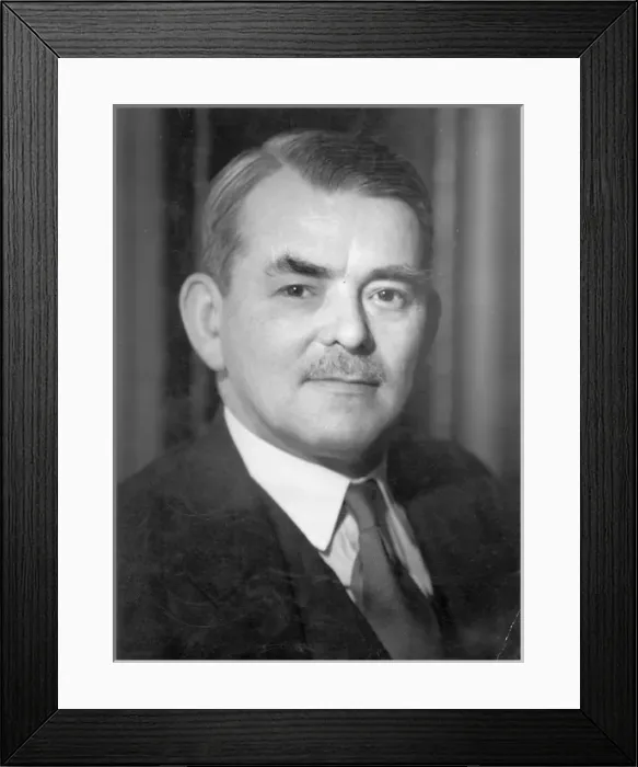 Framed Print : Air Cdre Sir Frank Whittle KBE CB Framed Print : Air Cdre Sir Frank Whittle KBE CB