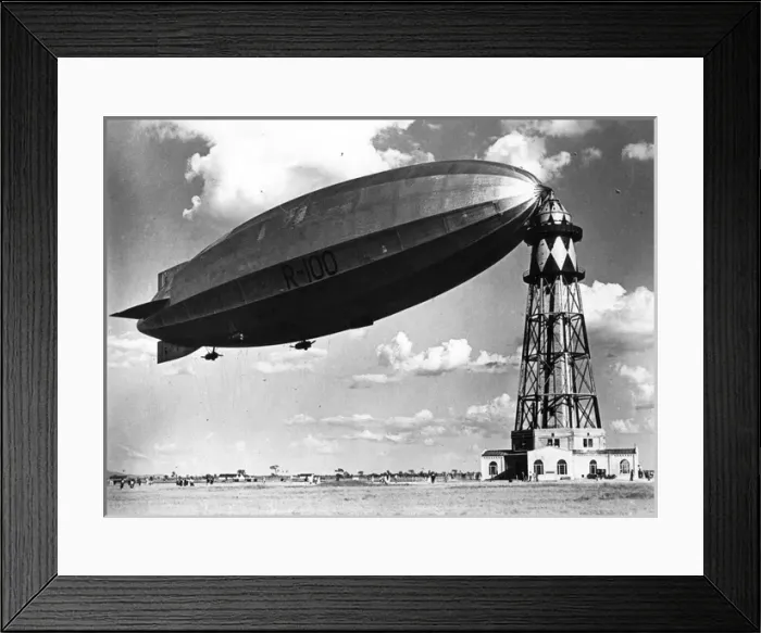 Framed Print : HMA R100 moored at the mast in Canada Framed Print : HMA R100 moored at the mast in Canada