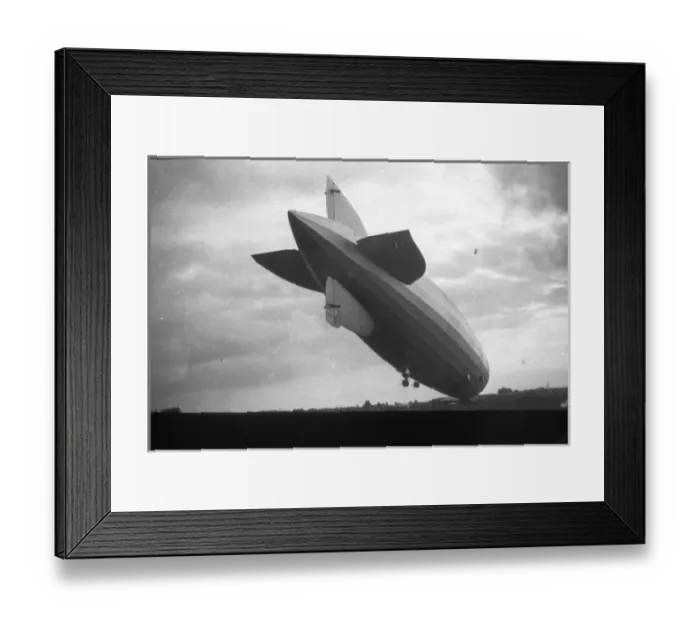 Framed Print : The Graf Zeppelin LZ 127 landing at Hanworth Aero Park Framed Print : The Graf Zeppelin LZ 127 landing at Hanworth Aero Park