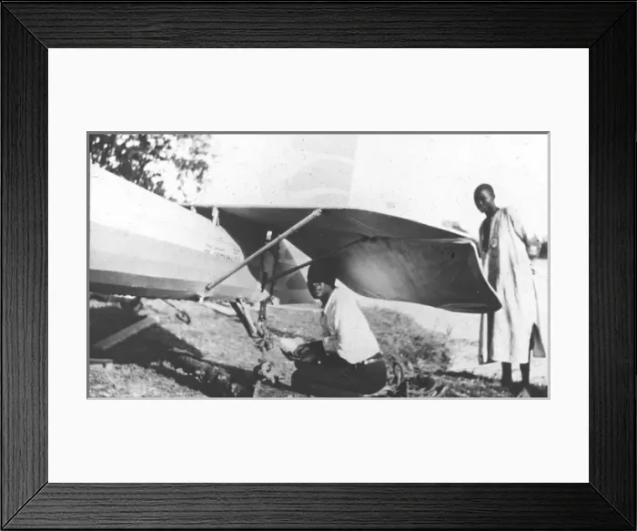 Framed Print : Natives repair tailplane (McCarthy Island) Framed Print : Natives repair tailplane (McCarthy Island)