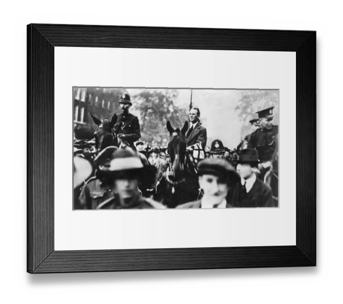 Framed Print : H G Hawkers joyous arrival in London after his Atlantic fli Framed Print : H G Hawkers joyous arrival in London after his Atlantic fli