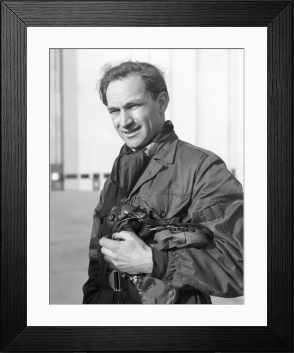 Framed Print : Lionel Peter Twiss OBE DSC* 1921-2011 Framed Print : Lionel Peter Twiss OBE DSC* 1921-2011