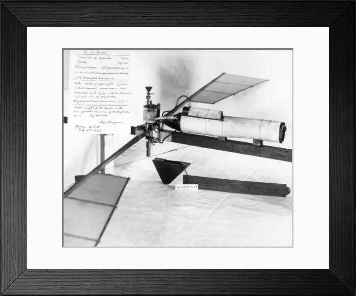 Framed Print : No17 Motor 32 Framed Print : No17 Motor 32