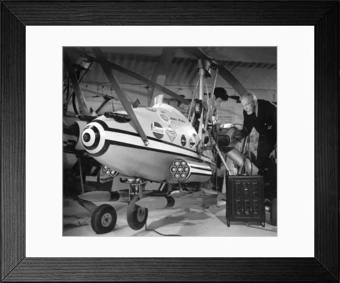 Framed Print : Wing Commander Kenneth Horatio Wallis MBE Framed Print : Wing Commander Kenneth Horatio Wallis MBE