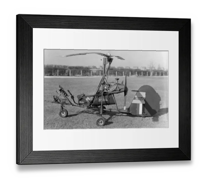 Framed Print : Beagle-Wallis WA-116 autogyro XR942 Framed Print : Beagle-Wallis WA-116 autogyro XR942