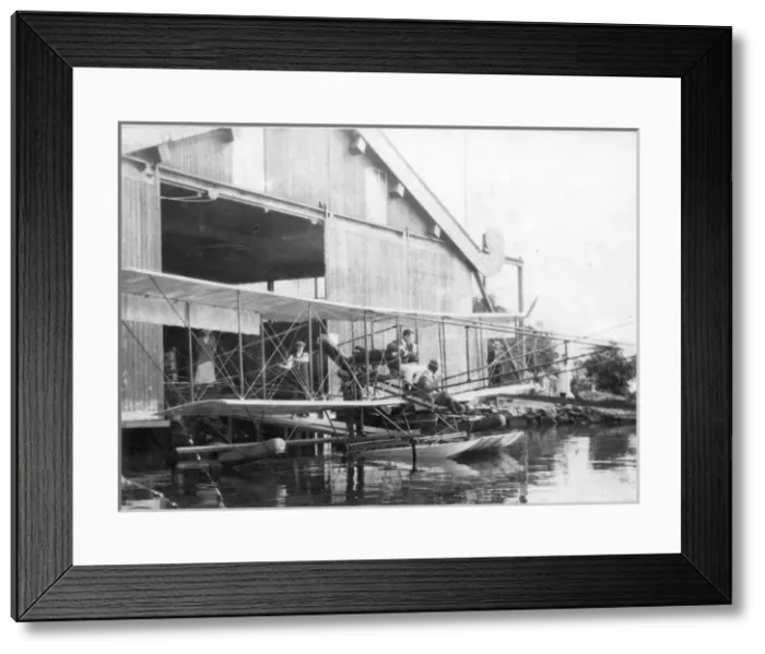 Framed Print : Lakes Waterhen on Lake Windermere Framed Print : Lakes Waterhen on Lake Windermere