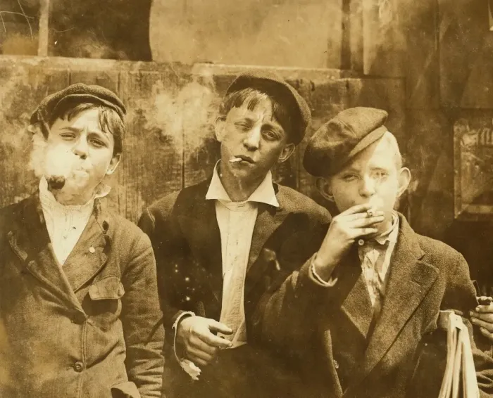 Framed Print : 11: 00 A. M. Monday, May 9th, 1910. Newsies at Skeeters Bra Framed Print : 11: 00 A. M. Monday, May 9th, 1910. Newsies at Skeeters Bra
