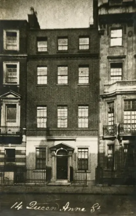 Framed Print : 14 Queen Anne Street, Pimlico, London Framed Print : 14 Queen Anne Street, Pimlico, London