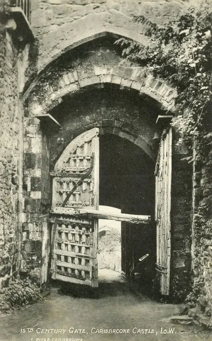 Framed Print : 15th century Gate, Carisbrooke Castle, Isle of Wight Framed Print : 15th century Gate, Carisbrooke Castle, Isle of Wight