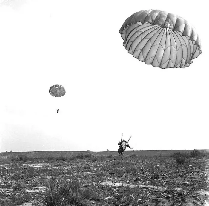 : 16th Parachute Brigade training : 16th Parachute Brigade training