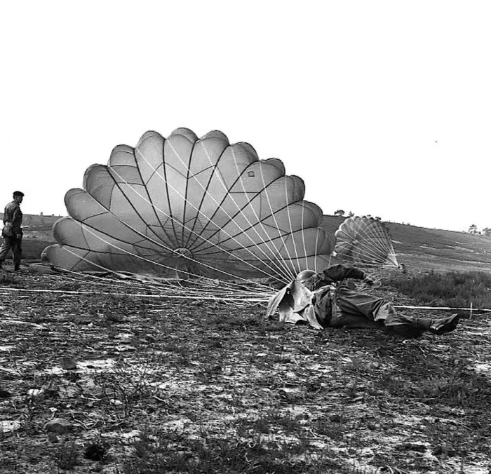 : 16th Parachute Brigade training : 16th Parachute Brigade training